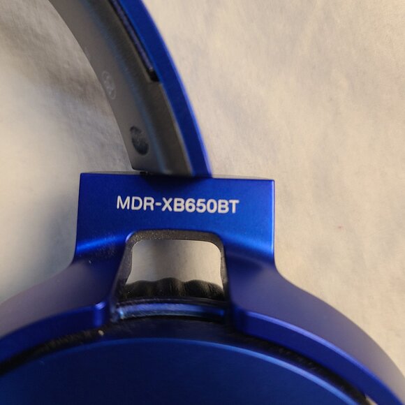 Sony Wireless Head Phones-Blue - Picture 5 of 9